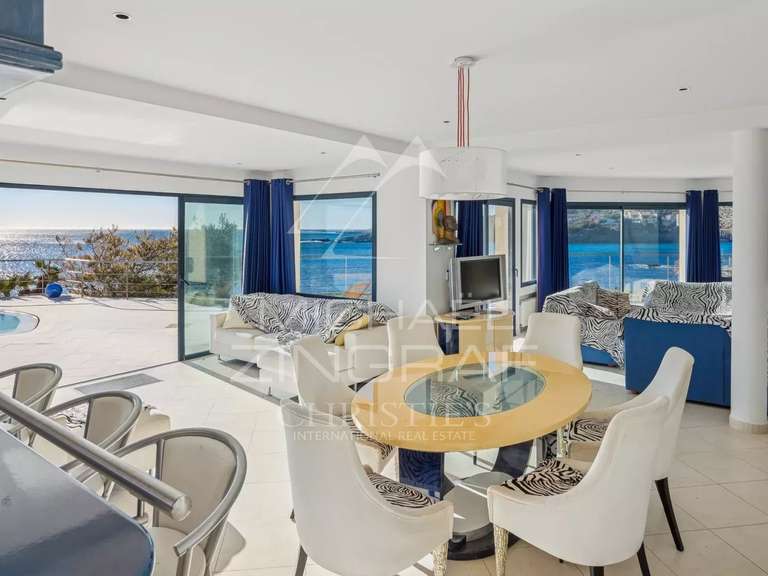 Villa Roquebrune-sur-Argens - 5 chambres - 288m²