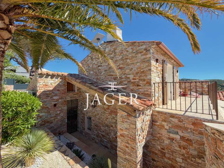 Villa avec Vue sur mer Roquebrune-sur-Argens - 5 chambres - 240m²
