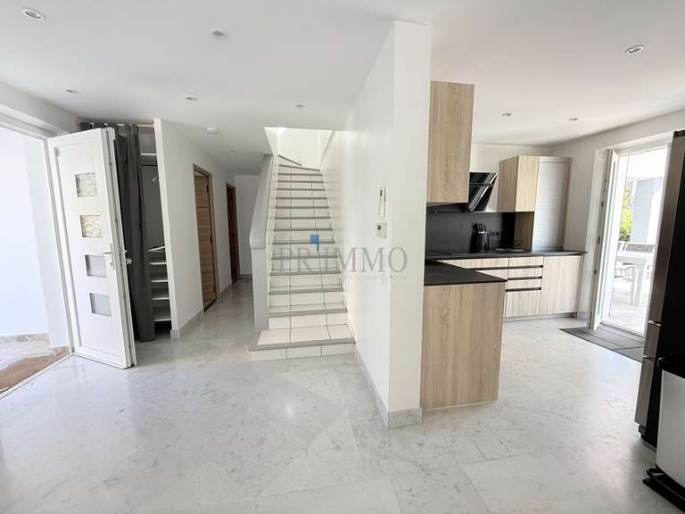 Villa avec Vue sur mer Roquebrune-sur-Argens - 4 chambres - 119m²