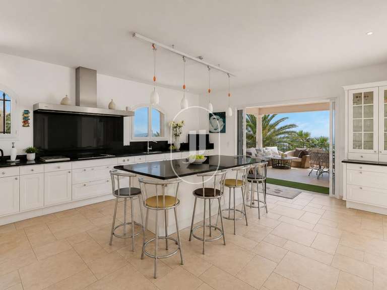 Villa avec Vue sur mer Roquebrune-sur-Argens - 5 chambres - 300m²