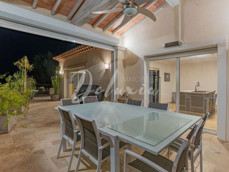 Villa with Sea view Roquebrune-sur-Argens - 5 bedrooms - 227m²