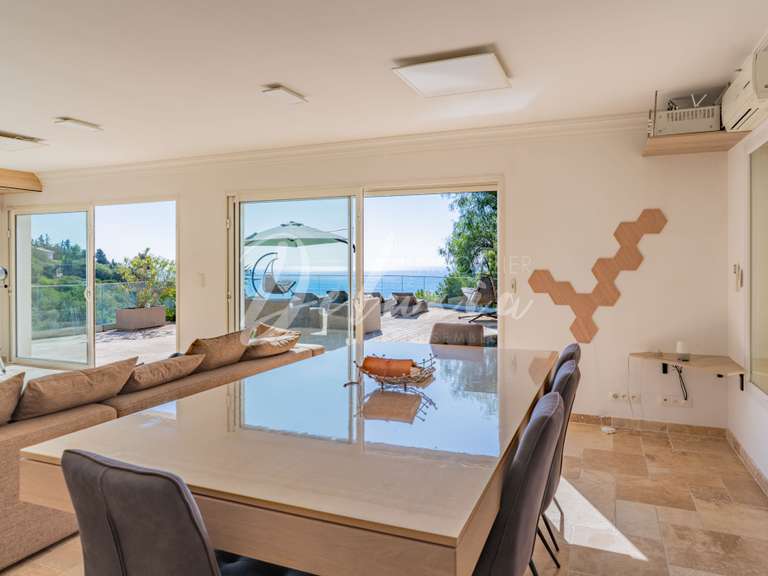 Villa with Sea view Roquebrune-sur-Argens - 5 bedrooms - 227m²