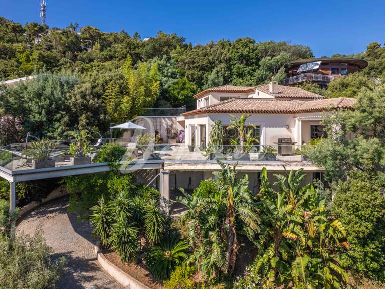 Villa with Sea view Roquebrune-sur-Argens - 5 bedrooms - 227m²
