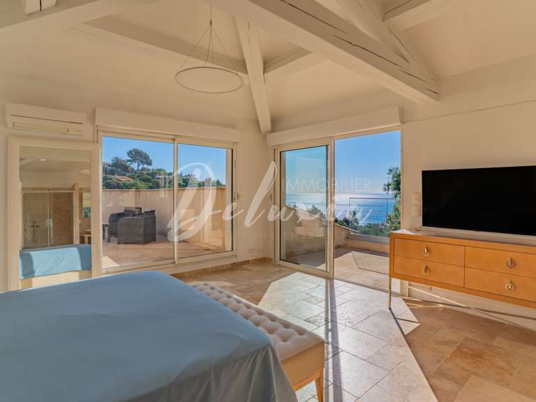 Villa with Sea view Roquebrune-sur-Argens - 5 bedrooms - 227m²