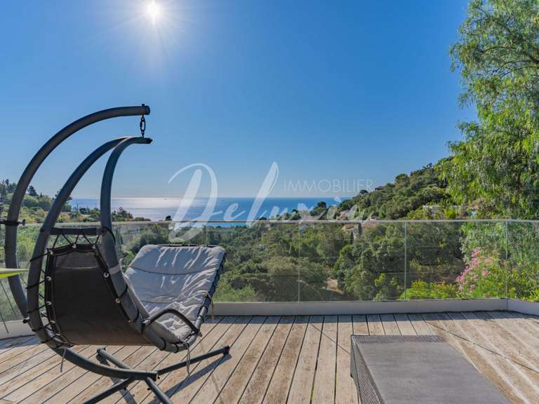 Villa with Sea view Roquebrune-sur-Argens - 5 bedrooms - 227m²