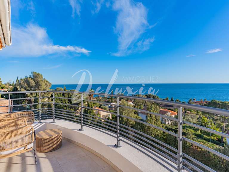 Villa with Sea view Roquebrune-sur-Argens - 5 bedrooms - 230m²