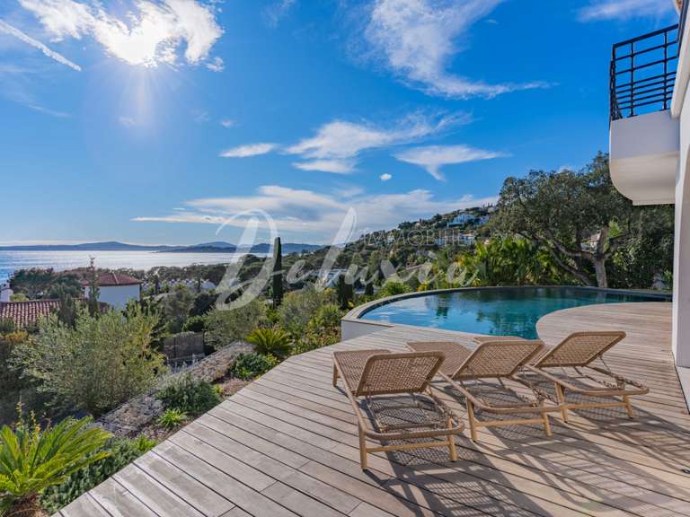 Villa with Sea view Roquebrune-sur-Argens - 5 bedrooms - 230m²