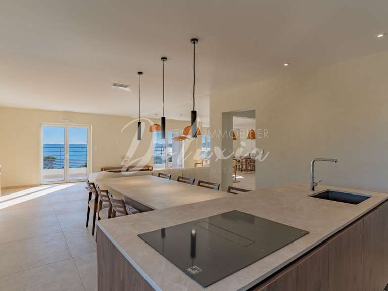 Villa with Sea view Roquebrune-sur-Argens - 5 bedrooms - 230m²