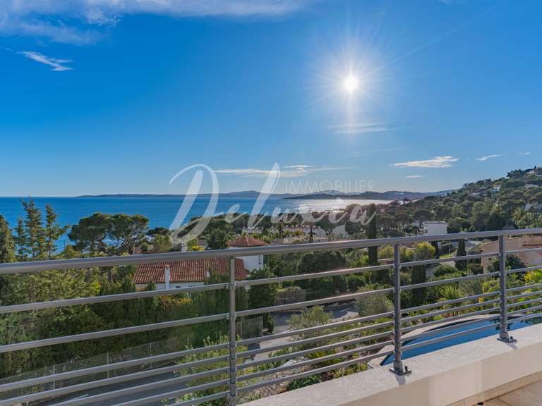 Villa with Sea view Roquebrune-sur-Argens - 5 bedrooms - 230m²