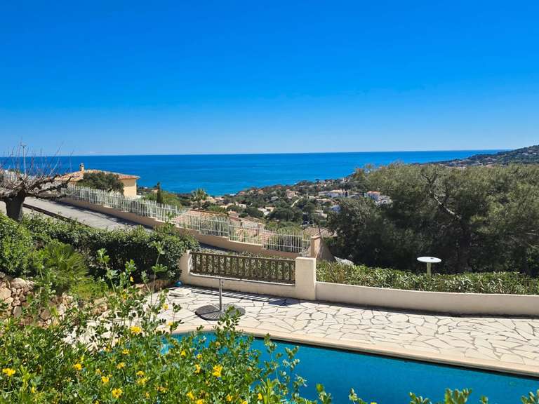 Villa avec Vue sur mer Roquebrune-sur-Argens - 5 chambres - 240m²
