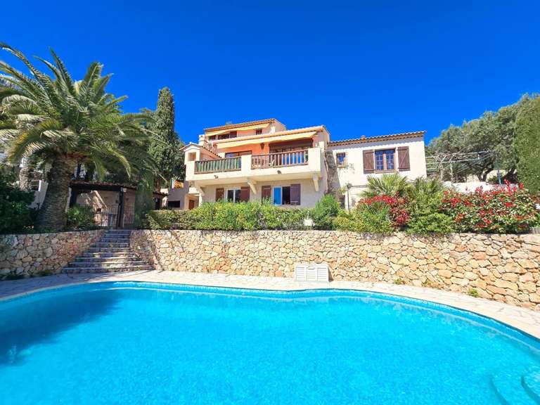 Villa avec Vue sur mer Roquebrune-sur-Argens - 5 chambres - 240m²