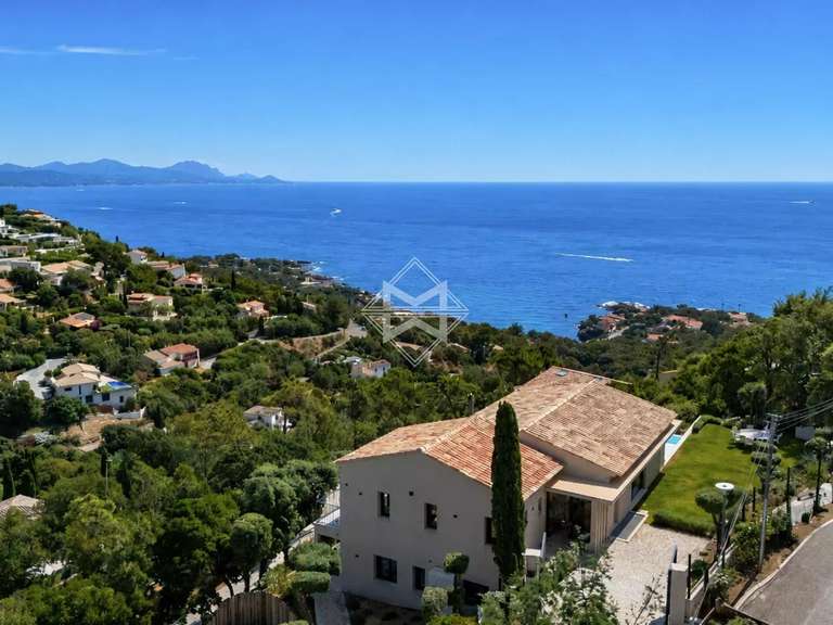 Villa with Sea view Roquebrune-sur-Argens - 5 bedrooms - 250m²