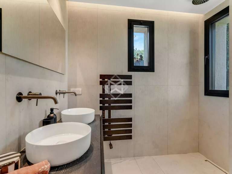 Villa with Sea view Roquebrune-sur-Argens - 5 bedrooms - 250m²