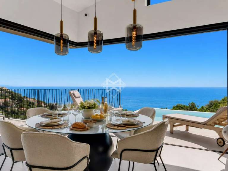 Villa with Sea view Roquebrune-sur-Argens - 5 bedrooms - 250m²