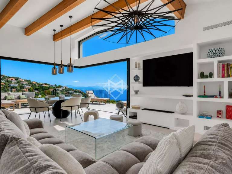 Villa with Sea view Roquebrune-sur-Argens - 5 bedrooms - 250m²