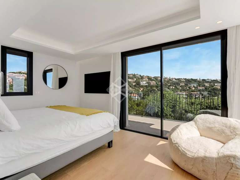 Villa with Sea view Roquebrune-sur-Argens - 5 bedrooms - 250m²