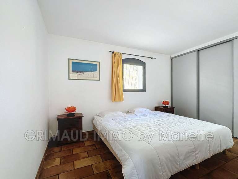 Villa Roquebrune-sur-Argens - 5 chambres - 151m²