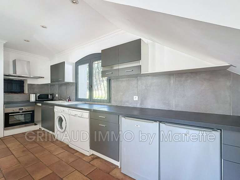 Villa Roquebrune-sur-Argens - 5 chambres - 151m²