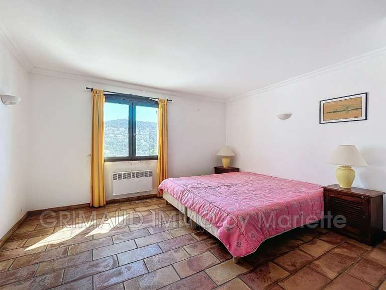 Villa Roquebrune-sur-Argens - 5 chambres - 151m²