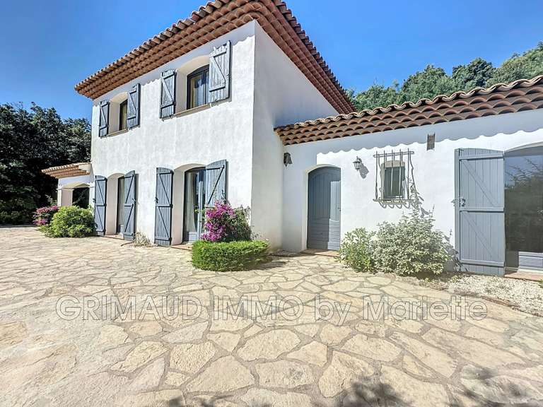 Villa Roquebrune-sur-Argens - 5 chambres - 151m²