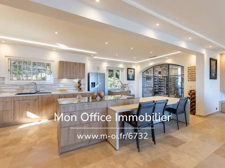 Villa avec Vue sur mer Roquebrune-sur-Argens - 5 chambres - 254m²