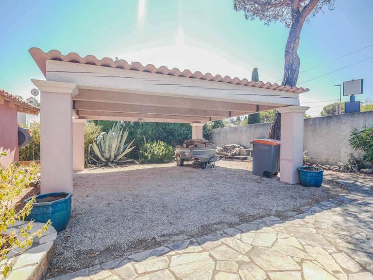 Villa Roquebrune-sur-Argens - 3 bedrooms - 123m²