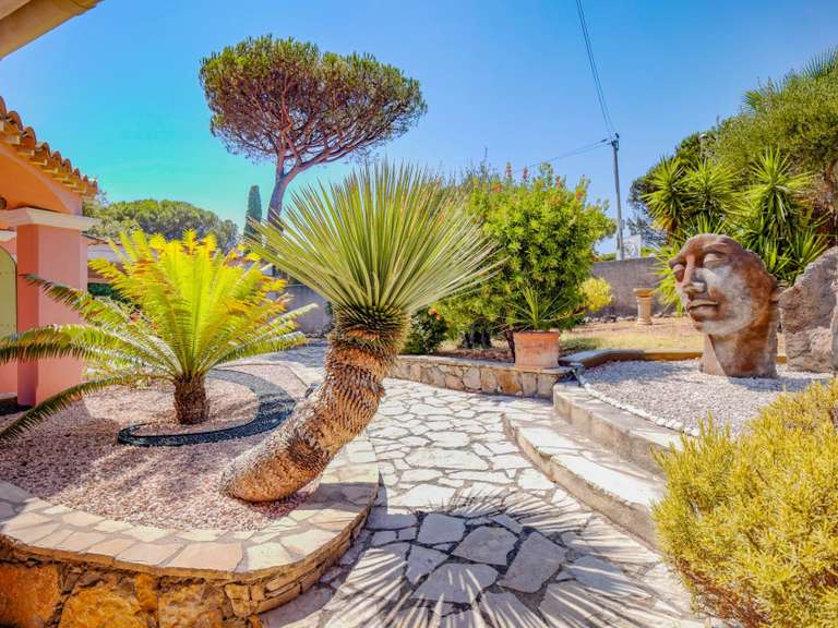 Villa Roquebrune-sur-Argens - 3 bedrooms - 123m²