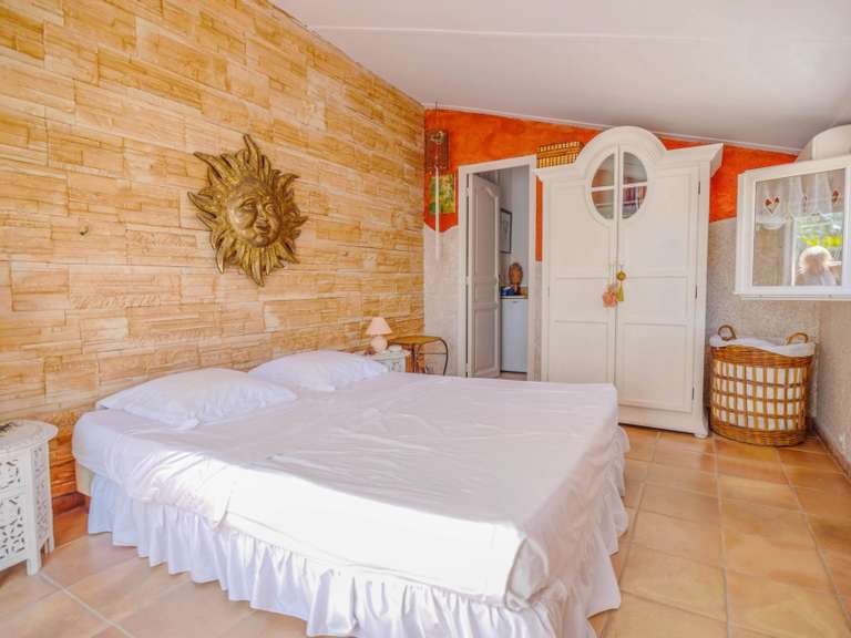Villa Roquebrune-sur-Argens - 3 bedrooms - 123m²