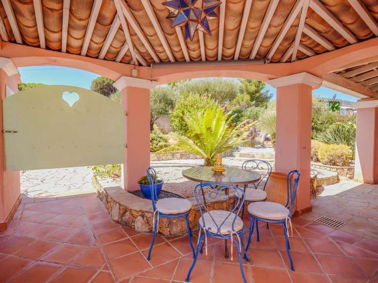 Villa Roquebrune-sur-Argens - 3 bedrooms - 123m²