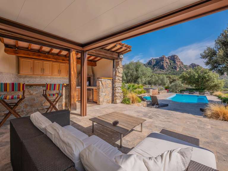 Villa Roquebrune-sur-Argens - 5 chambres - 260m²