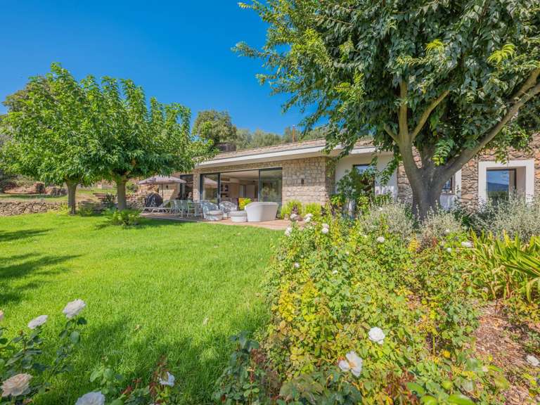Villa Roquebrune-sur-Argens - 5 chambres - 260m²