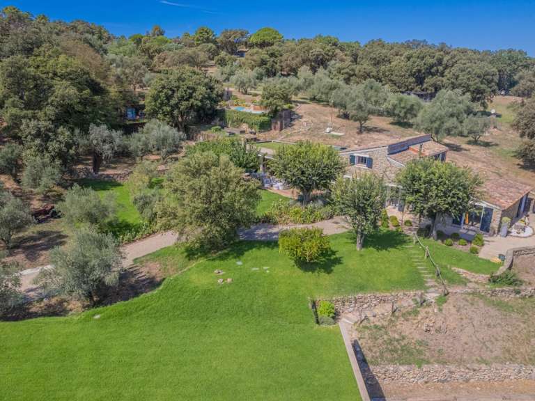 Villa Roquebrune-sur-Argens - 5 chambres - 260m²