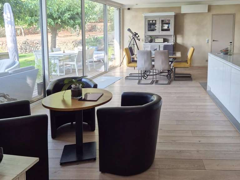 Villa Roquebrune-sur-Argens - 5 bedrooms - 260m²