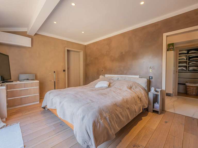 Villa Roquebrune-sur-Argens - 5 chambres - 260m²