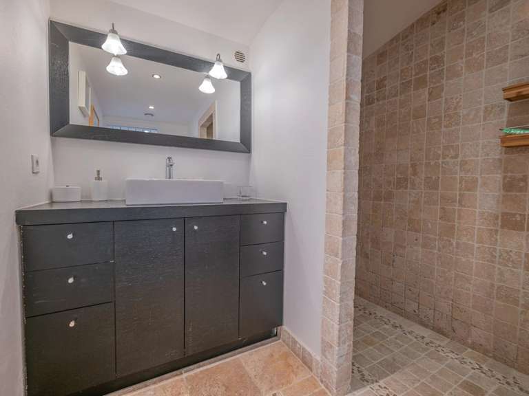 Villa Roquebrune-sur-Argens - 5 chambres - 260m²