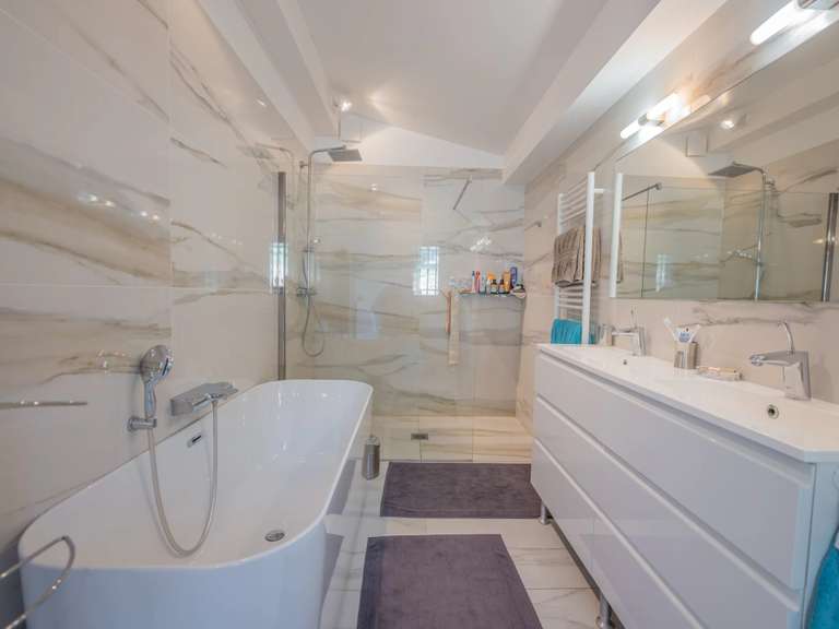 Villa Roquebrune-sur-Argens - 5 chambres - 260m²