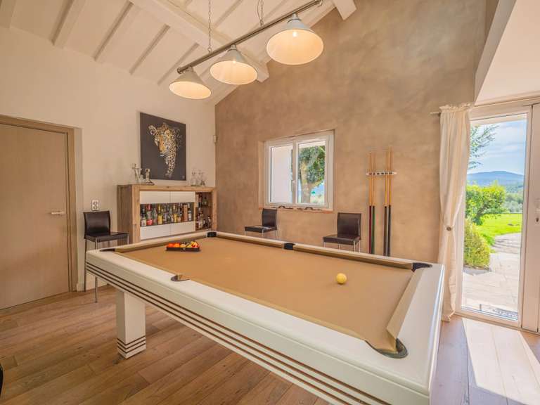 Villa Roquebrune-sur-Argens - 5 chambres - 260m²