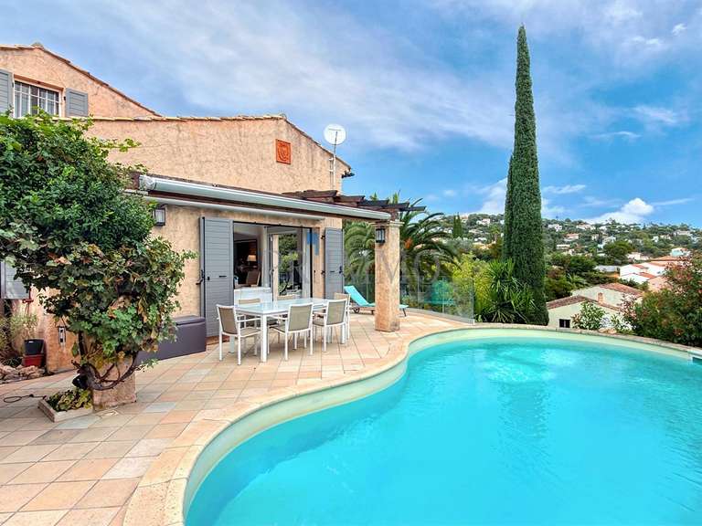 Villa avec Vue sur mer Roquebrune-sur-Argens - 3 chambres - 130m²