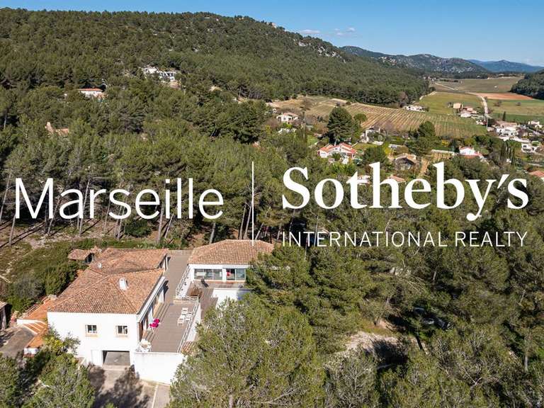 Maison Roquefort-la-Bédoule - 3 chambres - 215m²