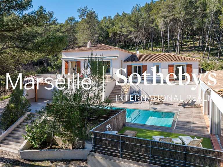 Maison Roquefort-la-Bédoule - 3 chambres - 215m²