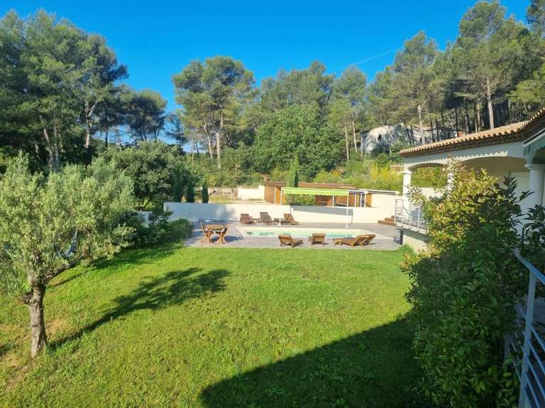 Propriété Roquefort-la-Bédoule - 400m²