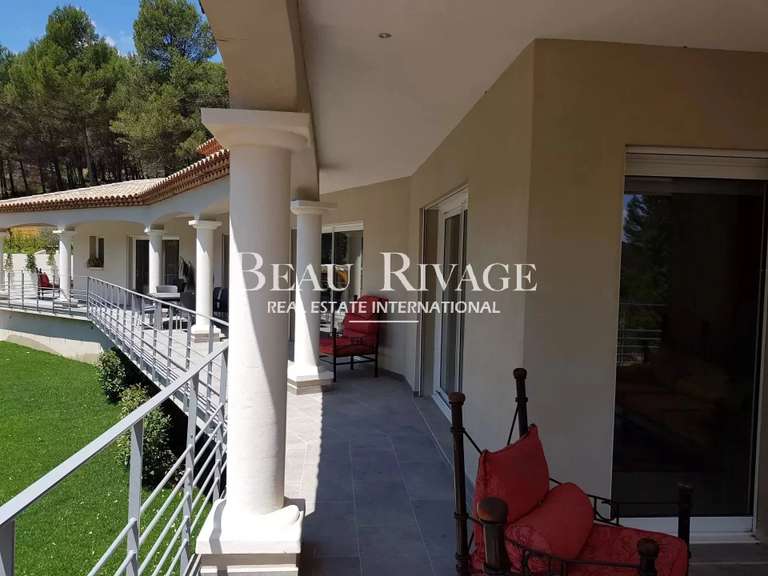 Propriété Roquefort-la-Bédoule - 400m²