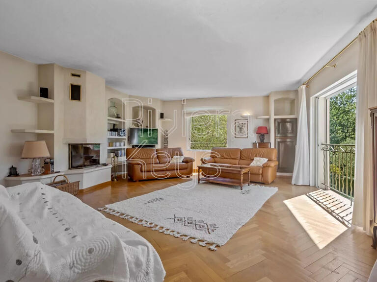 House Roquefort-les-Pins - 3 bedrooms - 163m²