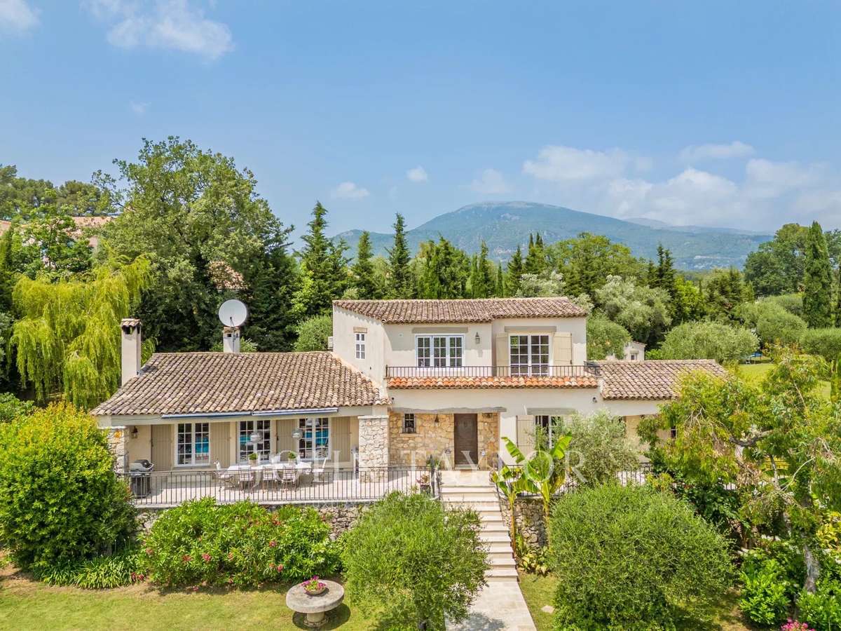 House Roquefort-les-Pins