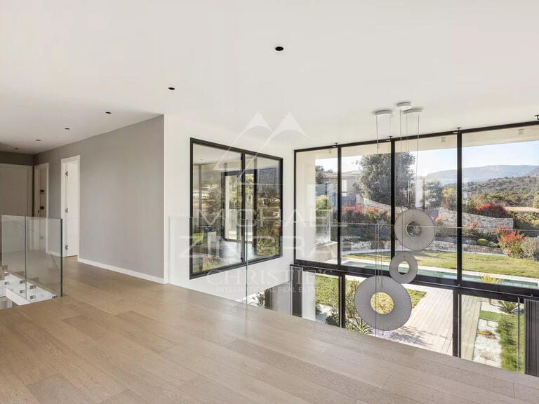 Maison Roquefort-les-Pins - 5 chambres - 237m²