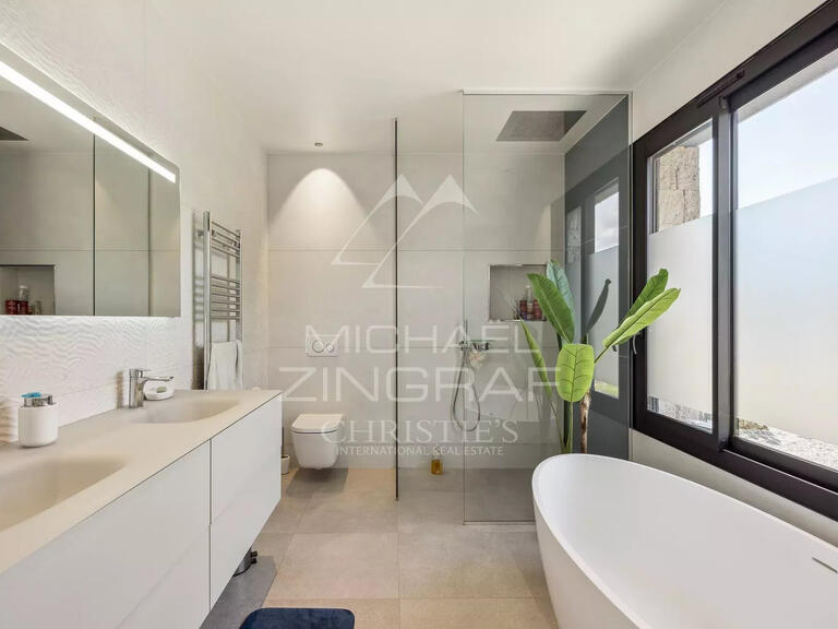 Maison Roquefort-les-Pins - 5 chambres - 237m²