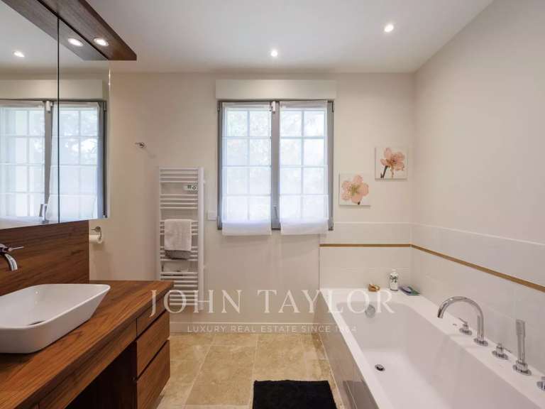 Maison Roquefort-les-Pins - 6 chambres - 417m²