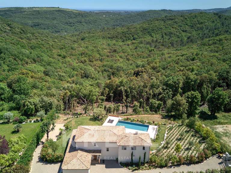 Maison Roquefort-les-Pins - 6 chambres - 416m²