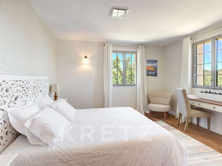 Maison Roquefort-les-Pins - 6 chambres - 416m²