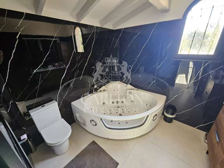 Maison Roquefort-les-Pins - 4 chambres - 210m²